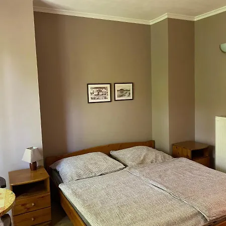 Gimi Vendeghaz 3* Baja